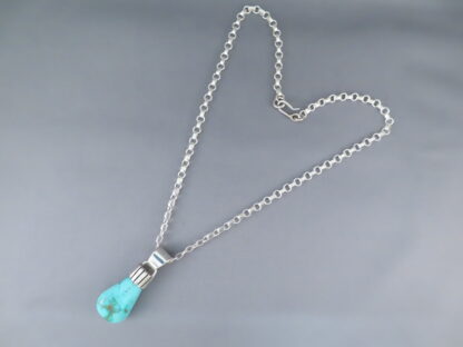 Pendant Necklace with Fox Turquoise