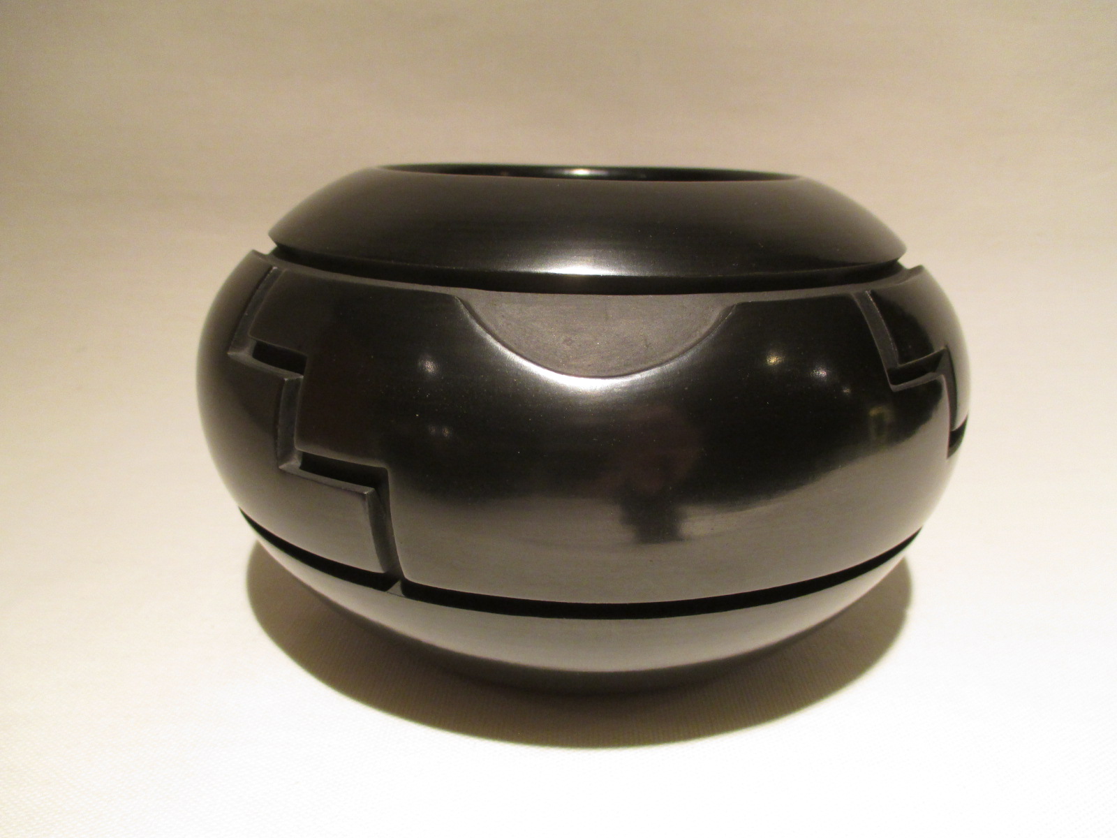 Jeff Roller Santa Clara Pueblo Pottery – Small Carved Bowl