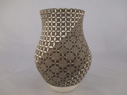 Pottery by Daniel Lucario – Acoma Pueblo