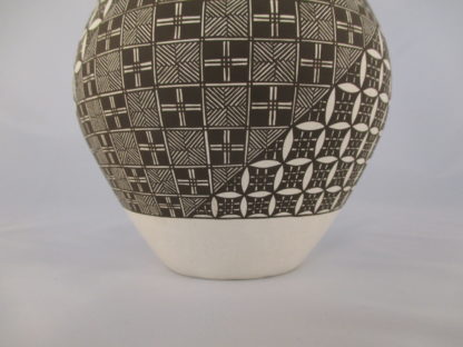 Pottery by Daniel Lucario – Acoma Pueblo