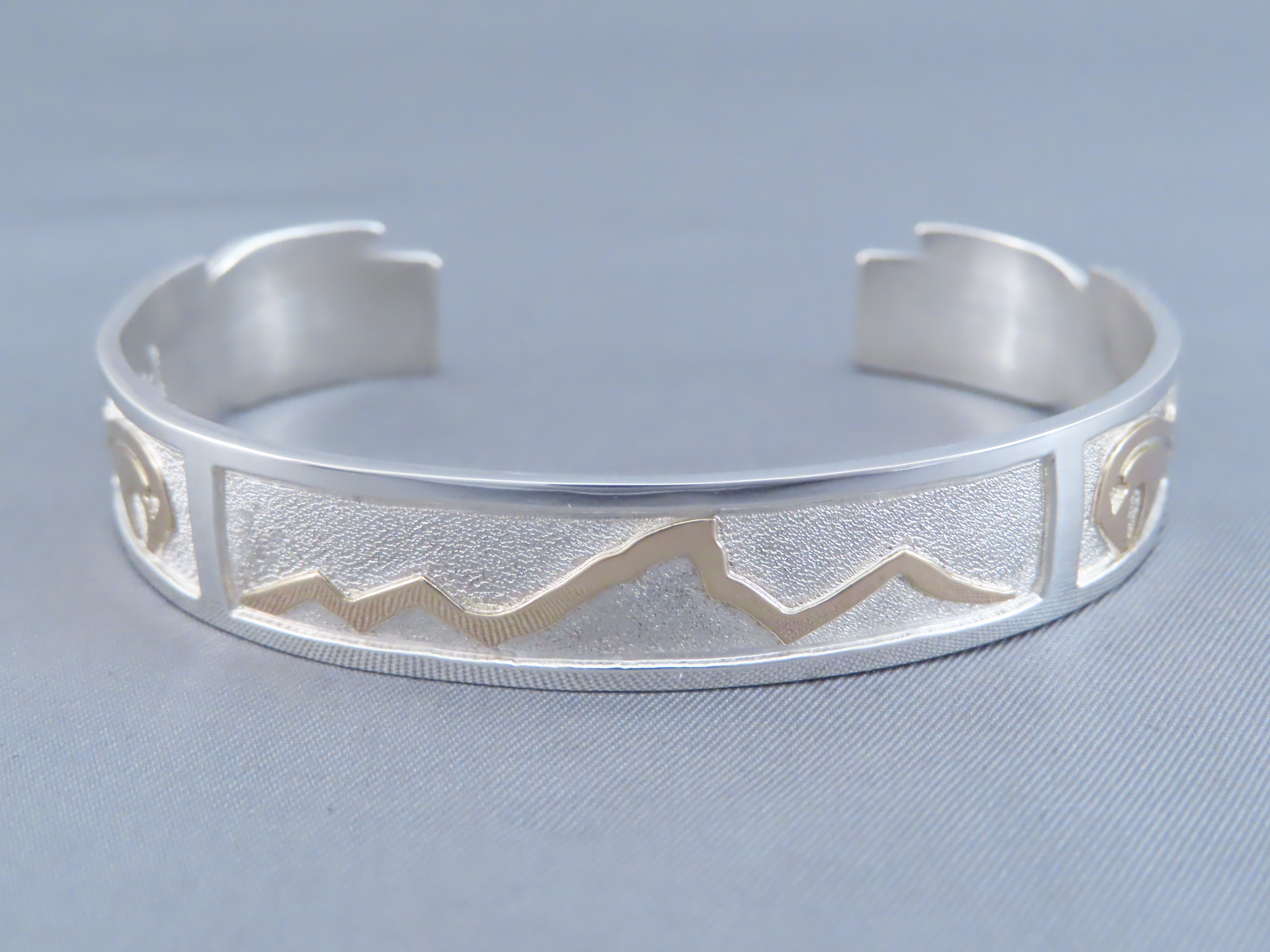Teton Bracelet – Silver Bracelet with Gold Tetons