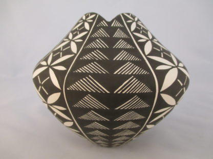 Sandra Victorino Acoma Pottery Jar