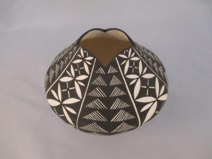 Sandra Victorino Acoma Pottery Jar