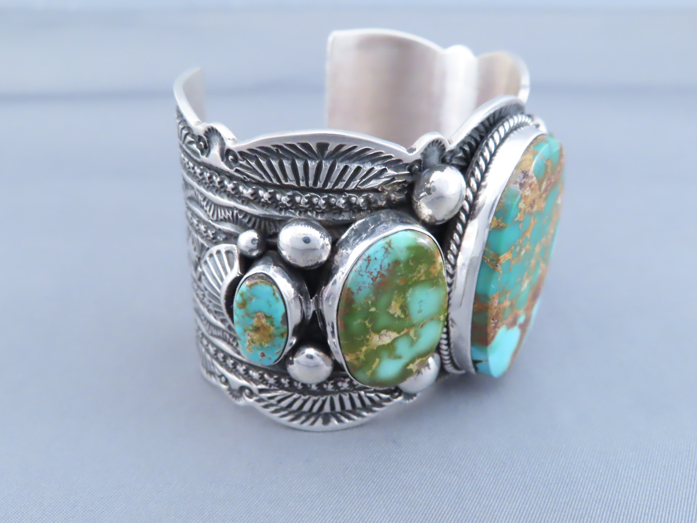 IMPRESSIVE Royston Turquoise Cuff Bracelet