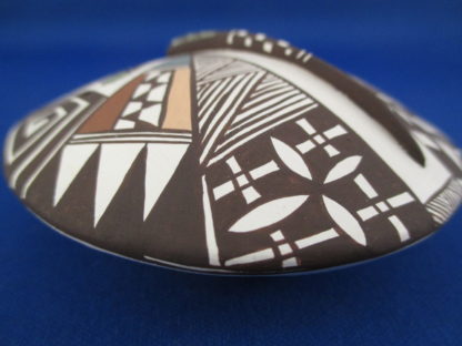 Seed Pot with Dragonfly – Acoma Pottery by Carolyn Concho