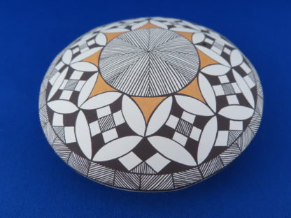 Small Acoma Seed Pot by Shaylene Chino