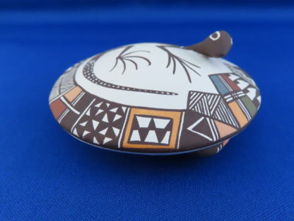 Carolyn Concho Seed Pot with Gecko (Acoma)