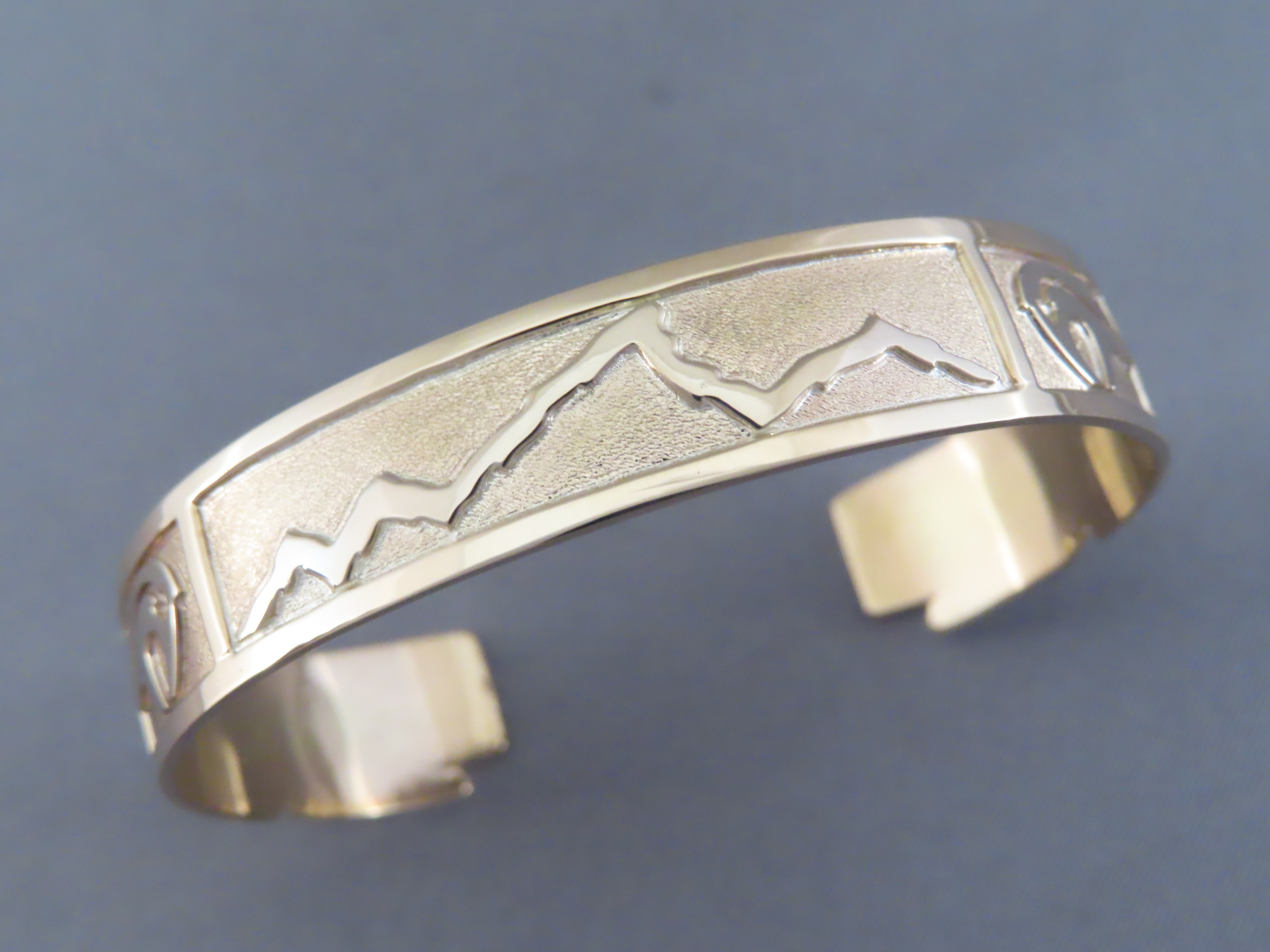 14kt Gold Teton Bracelet – by Robert Taylor