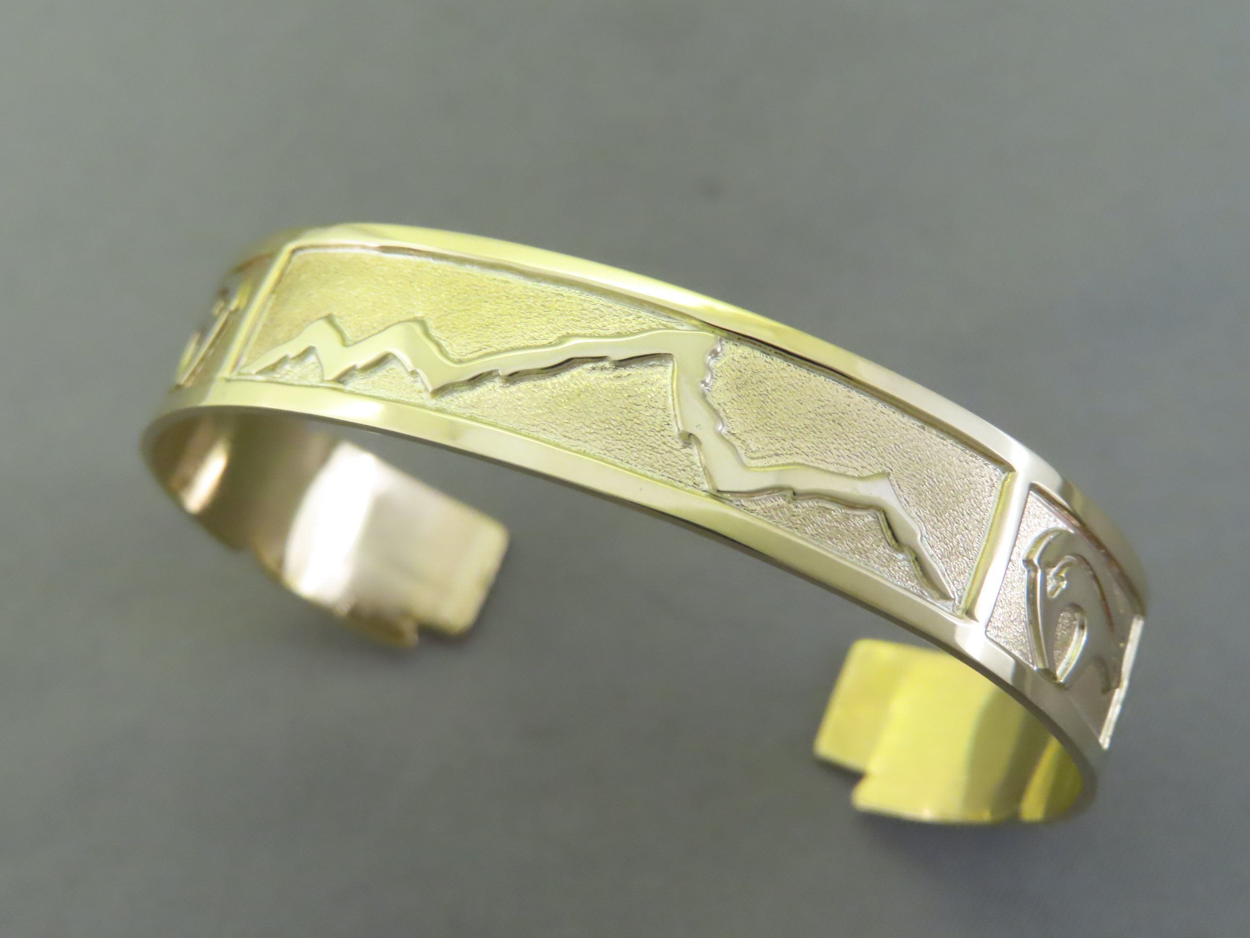 14kt Gold Teton Bracelet – by Robert Taylor