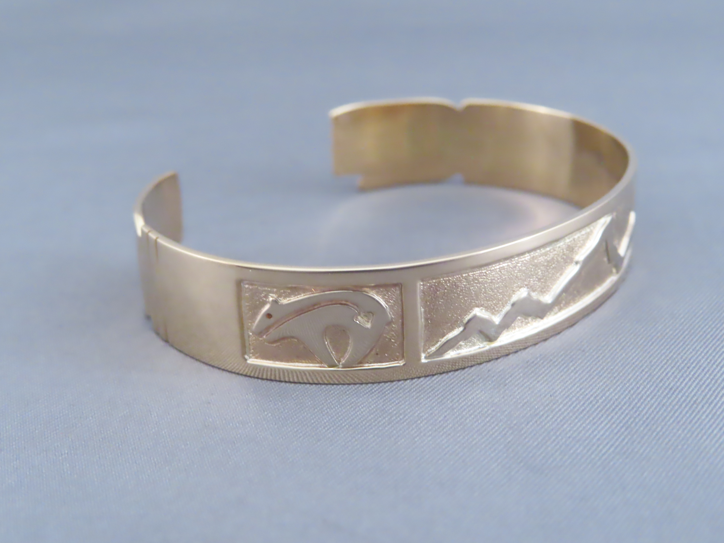 14kt Gold Teton Bracelet – by Robert Taylor