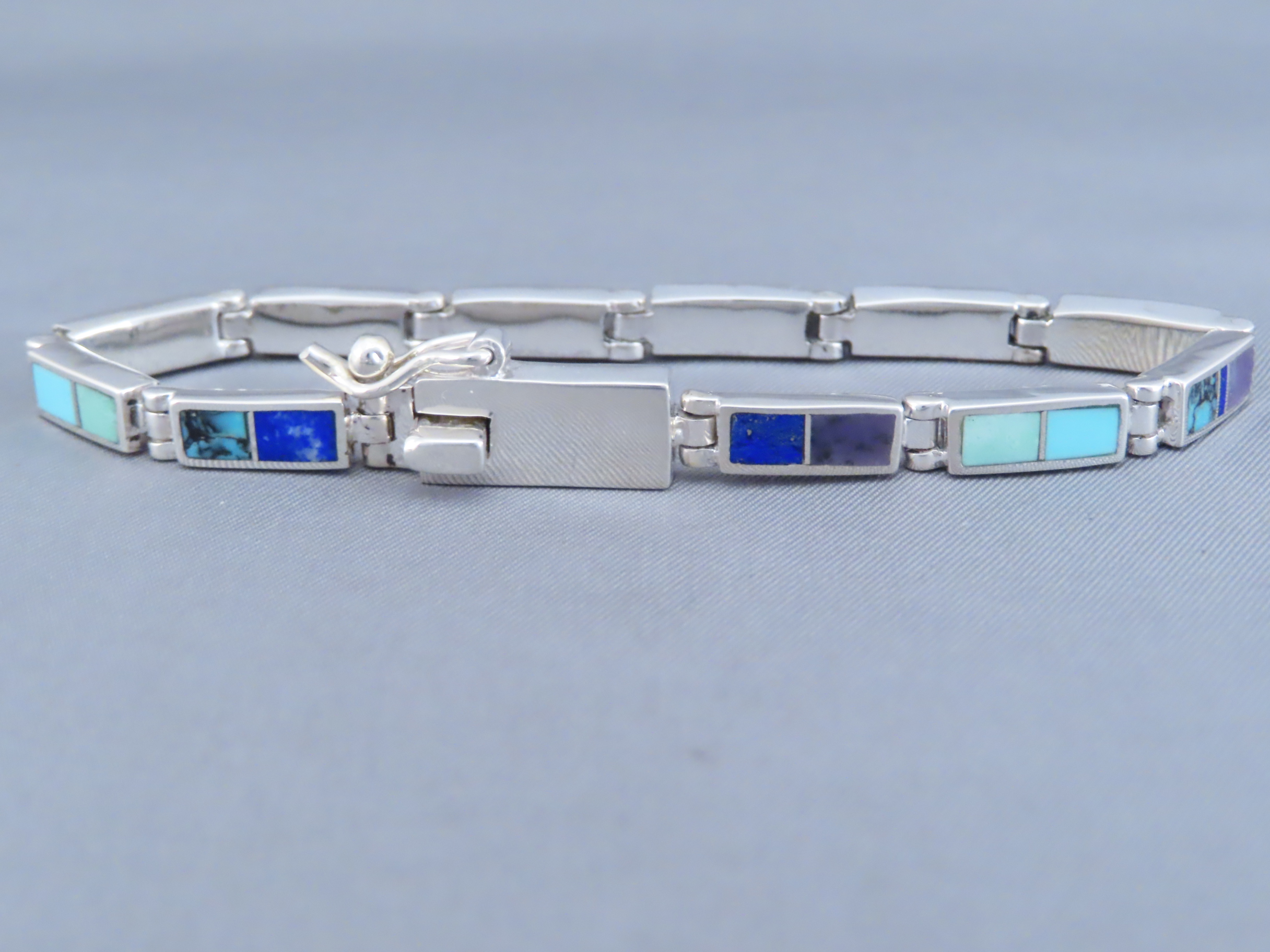 Set Di 8 Braccialetti Indiani In Filo Di Seta Grigio Con Strass, Taglia XL, Gioielli Etnici Bollywood - Touchstone