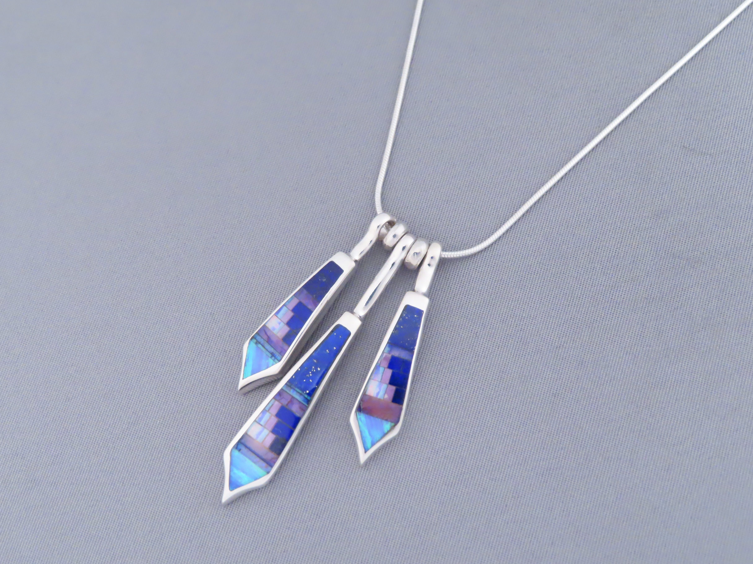 Detailed Multi-Stone Inlay Pendant Necklace