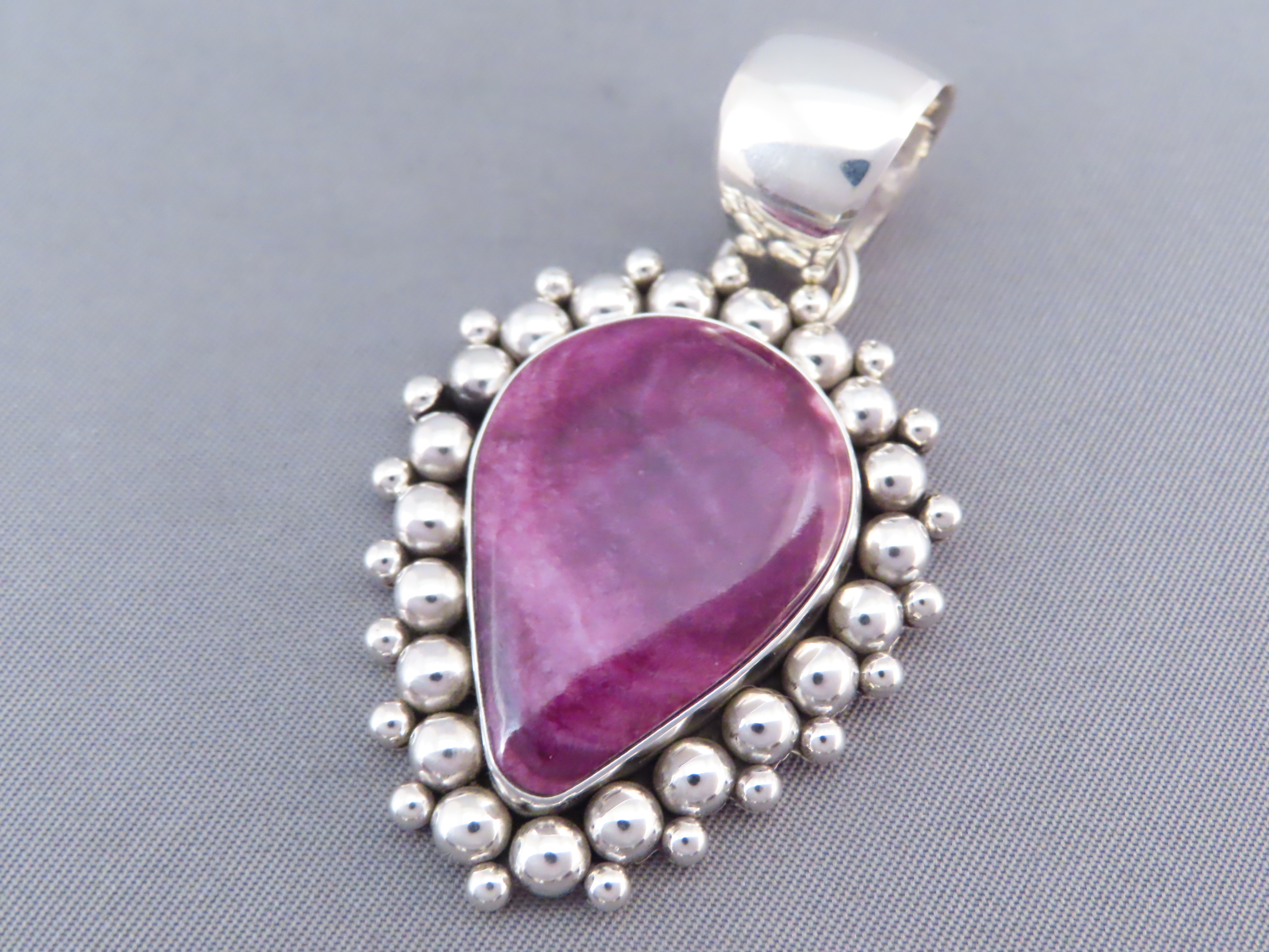 Purple Spiny Oyster Shell Pendant – Yellowhorse